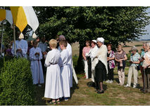 Nachfeier des Mährisch-Neustädter Wachsstockfestes an der Weingartenkapelle (Foto: Karl-Franz Thiede)